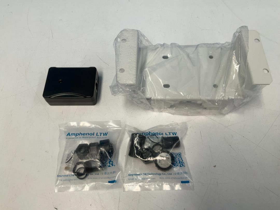 Photo '10' of Microhard Wireless Gateway or Similar - Model IPn920T-IP67-NZ-EXP Photo '10' of Microhard Wireless Gateway or Similar - Model IPn920T-IP67-NZ-EXP