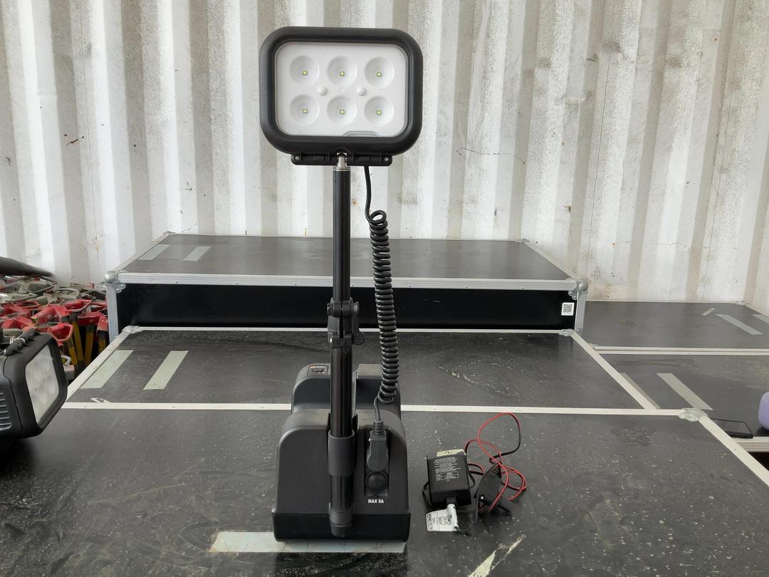 Photo '3' of Pelican 9430 Remote Area Lighting System Photo '3' of Pelican 9430 Remote Area Lighting System