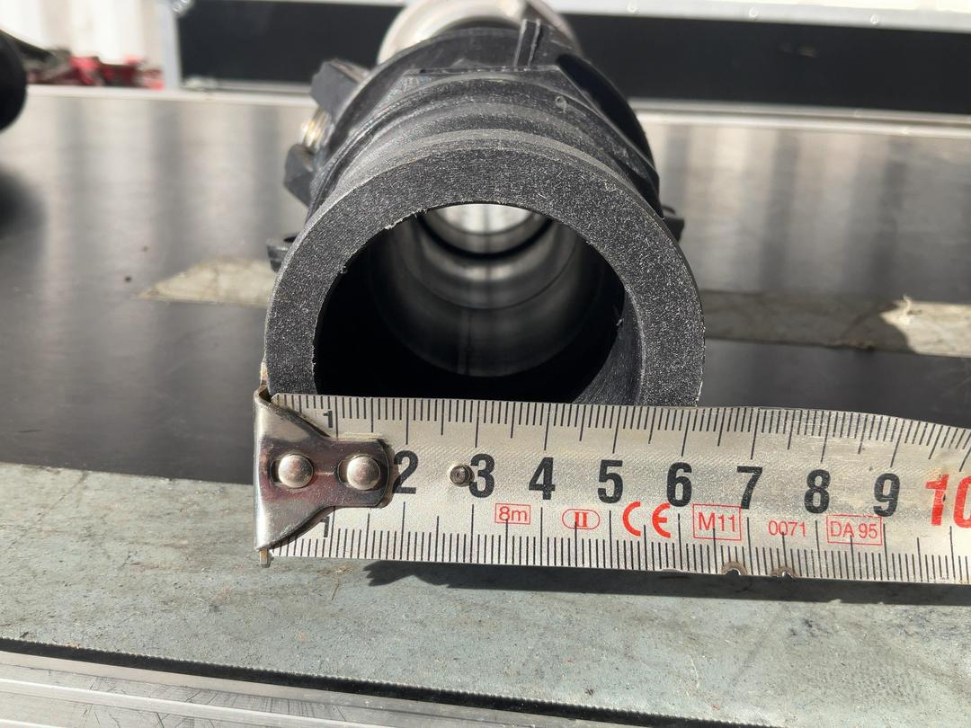 Photo '4' of Two Quick Hitch Hose Connections