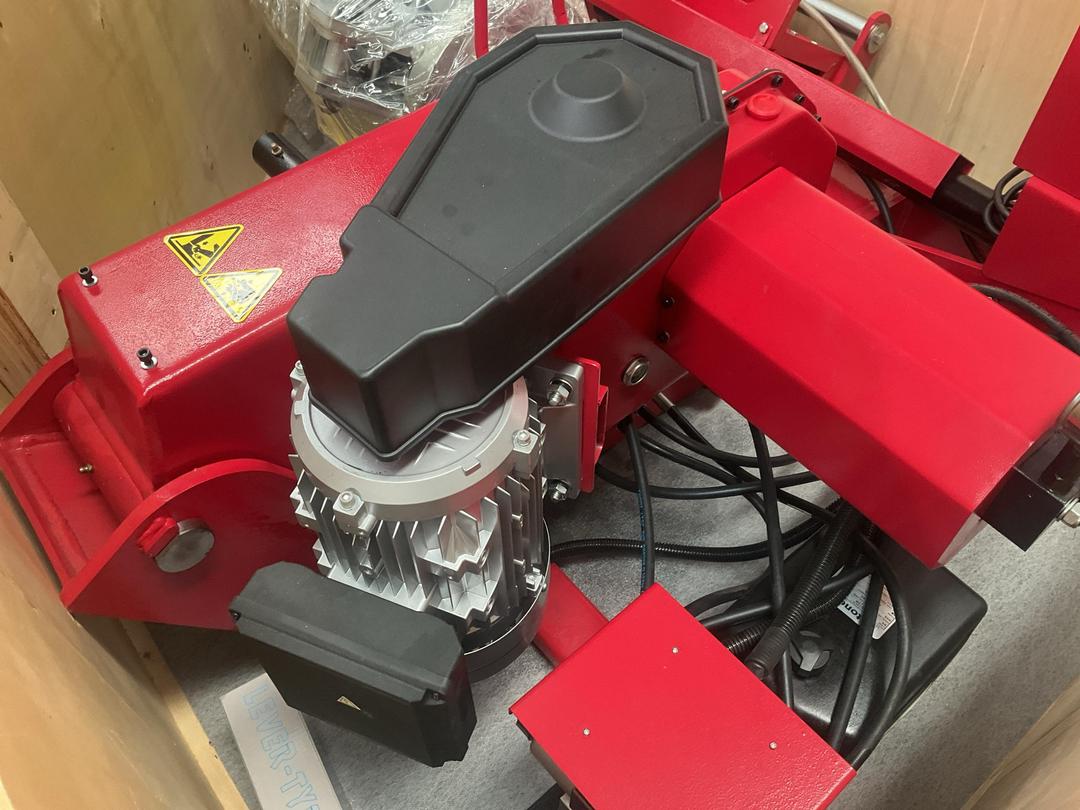 Photo '7' of Heavy Duty Truck Tyre Changer - 415V / 3 Phase *NEW*