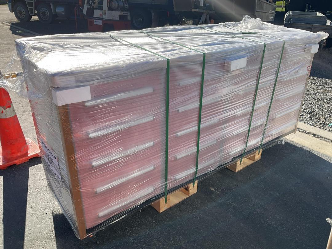 Photo '6' of Workbench - 20 Sliding Drawers *NEW*