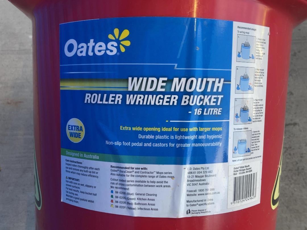 Photo '4' of Oates - Red Wringer Bucket Wide Mouth - 16L Photo '4' of Oates - Red Wringer Bucket Wide Mouth - 16L