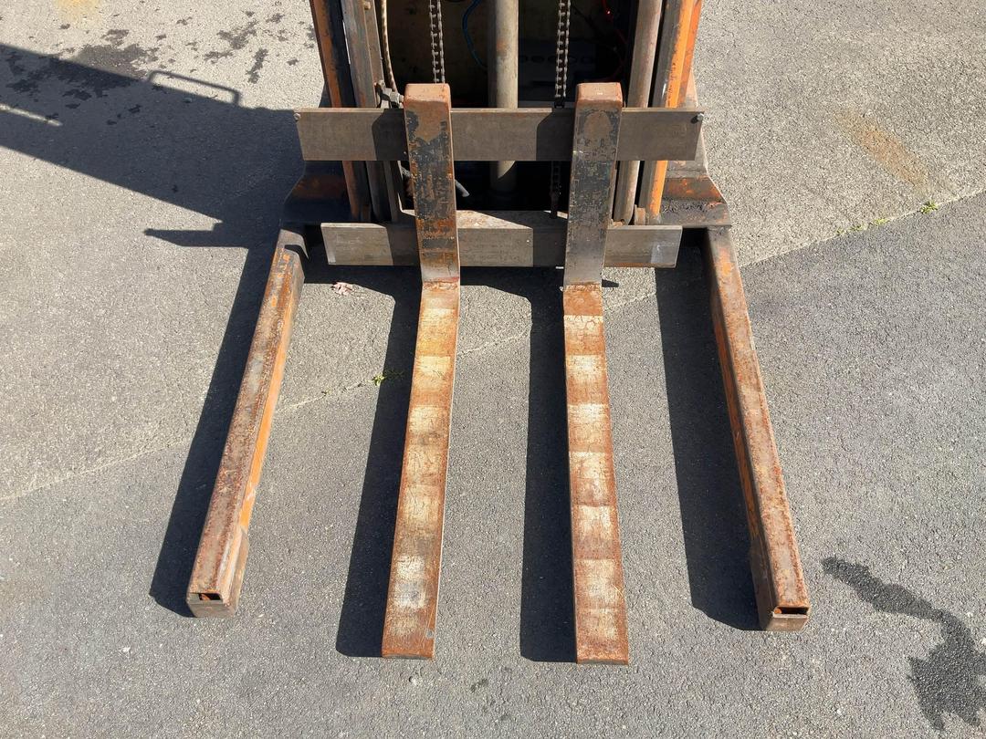 Photo '11' of Matco Walk Behind Forklift