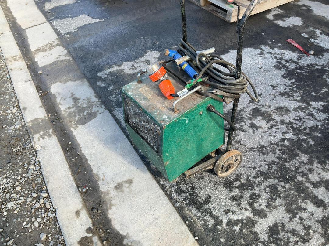 Photo '3' of Apex Arc Welder Photo '3' of Apex Arc Welder