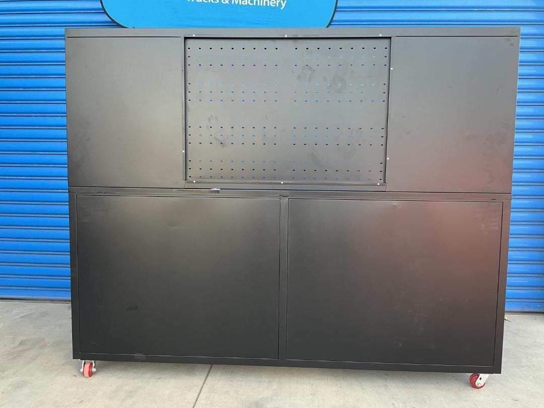Photo '9' of Workbench - 18 Drawer / 4 Cupboard & Bench *NEW*