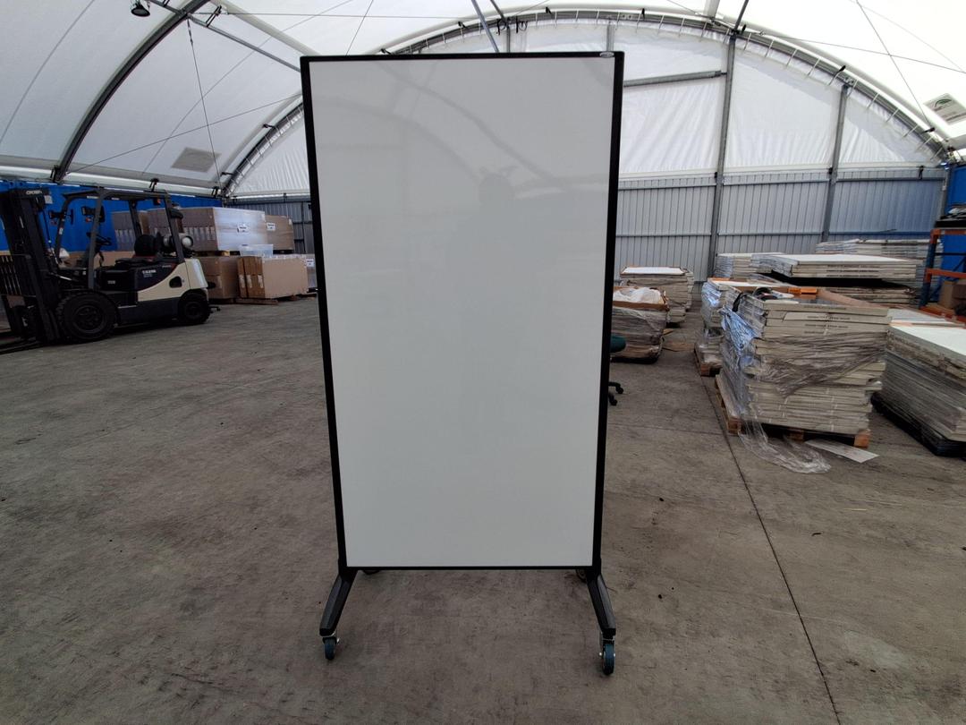Photo '4' of Whiteboard / Divider Photo '4' of Whiteboard / Divider
