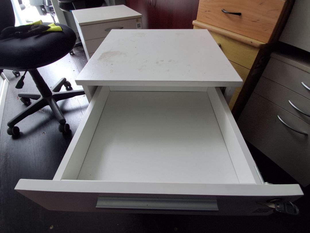 Photo '4' of 3 Drawer Office Cabinet Photo '4' of 3 Drawer Office Cabinet