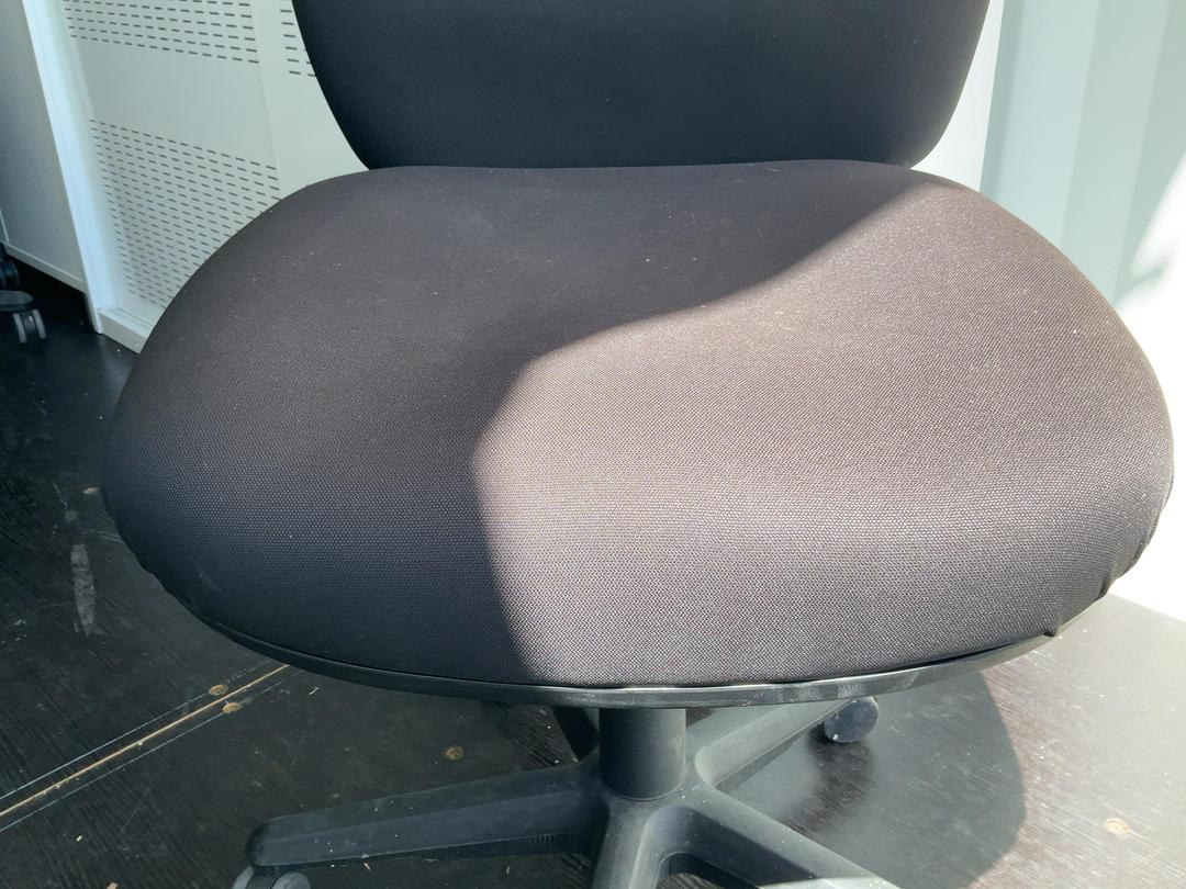 Photo '3' of Office Chair Photo '3' of Office Chair