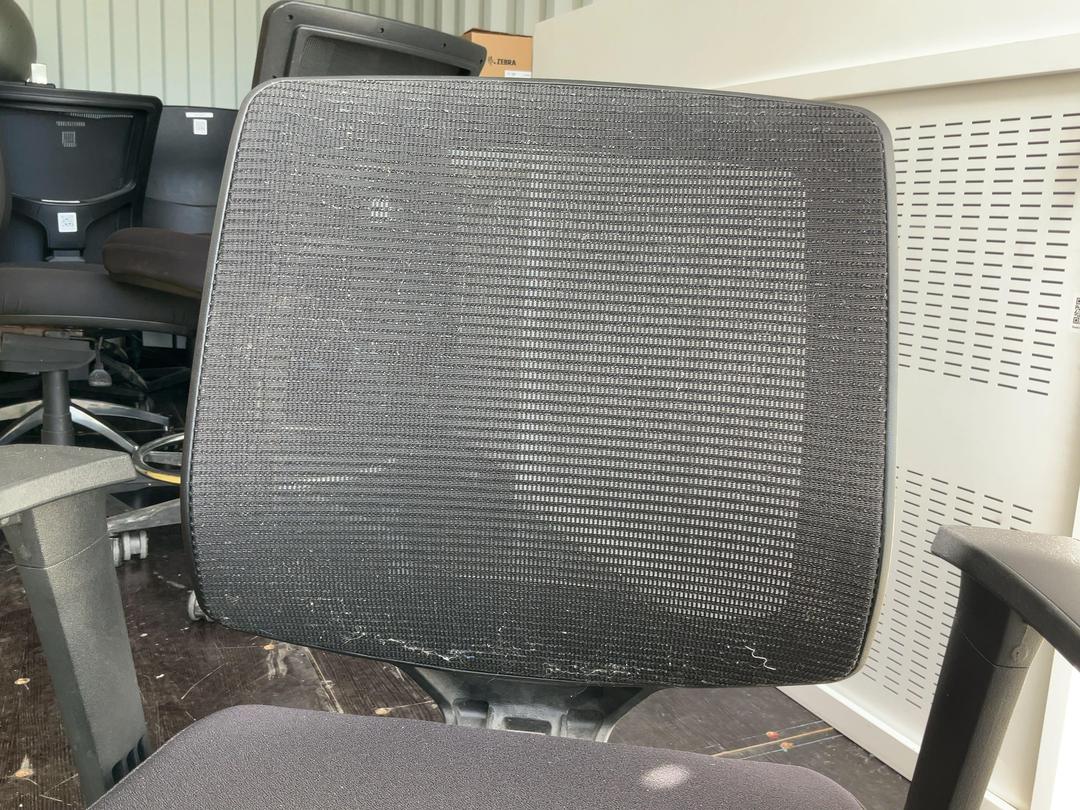 Photo '4' of Office Chair Photo '4' of Office Chair