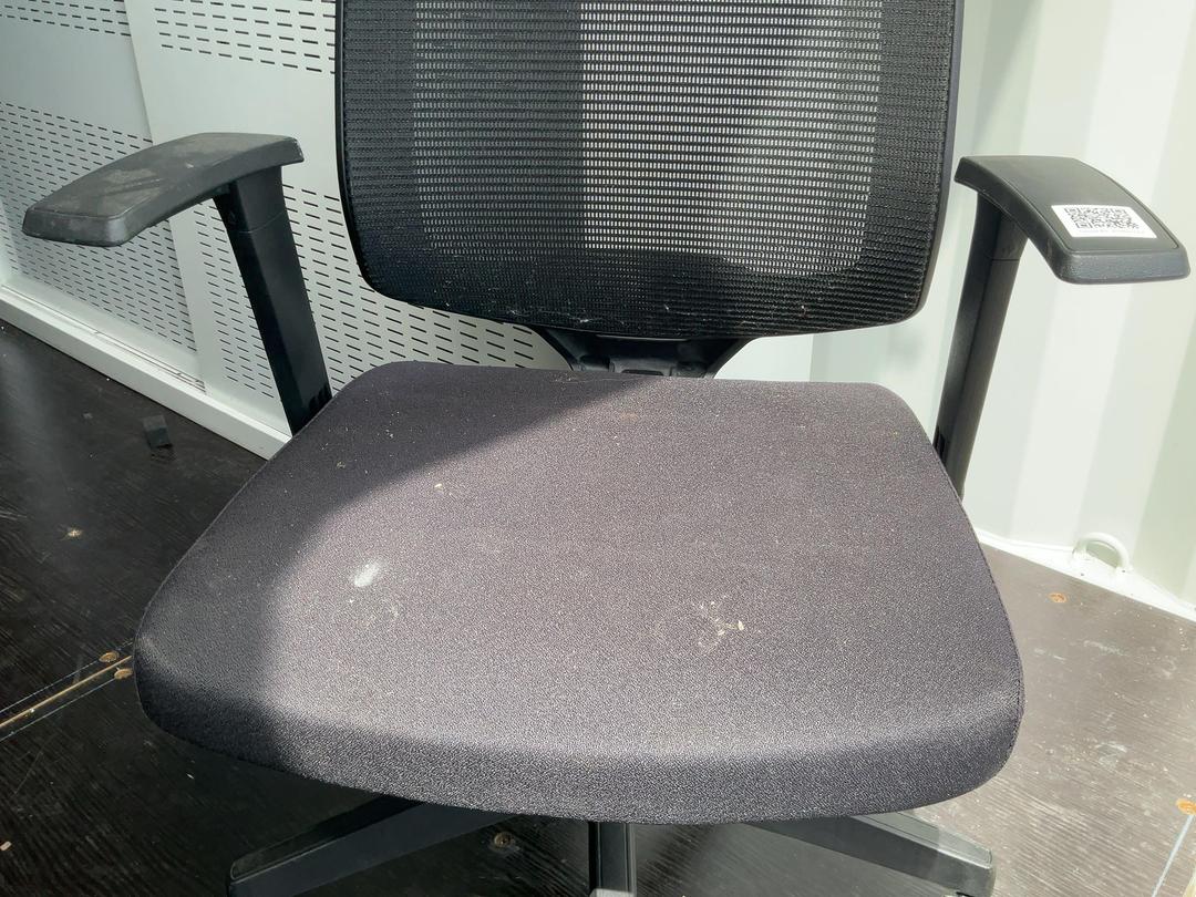 Photo '3' of Office Chair Photo '3' of Office Chair