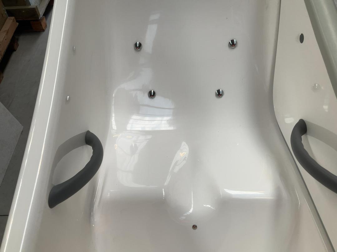 Photo '11' of ARJO - Parker 500 Assisted Bath System Photo '11' of ARJO - Parker 500 Assisted Bath System