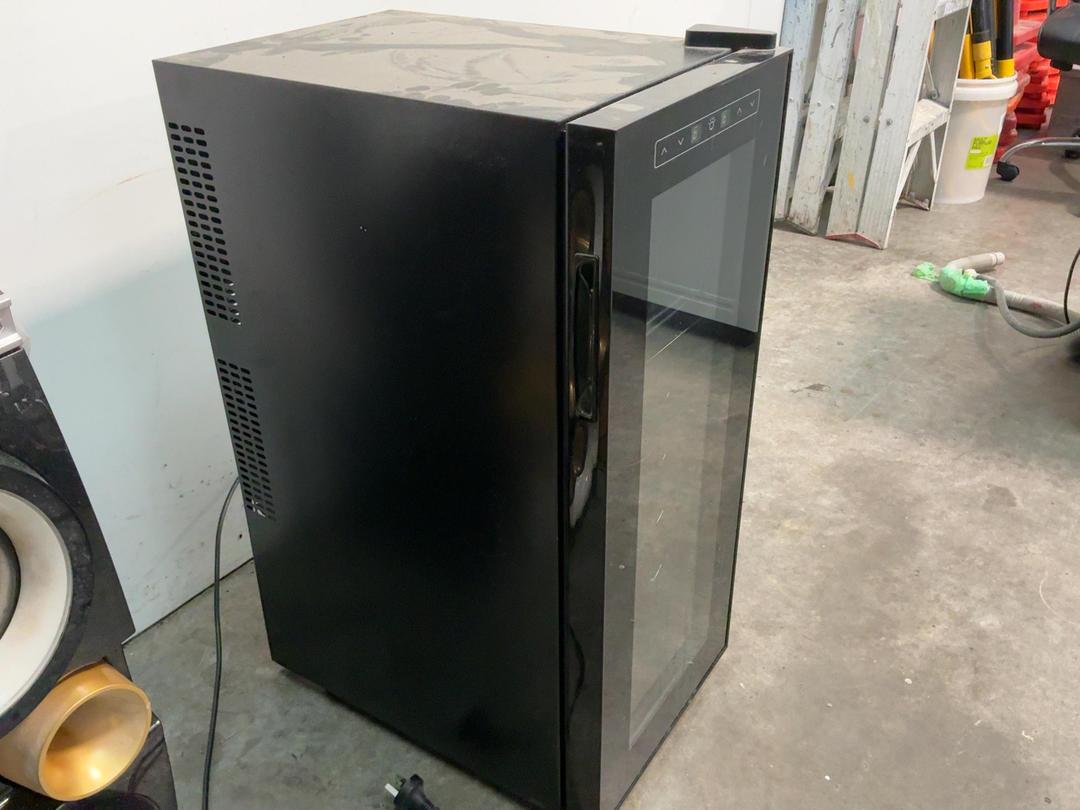 Photo '3' of Bar Fridge