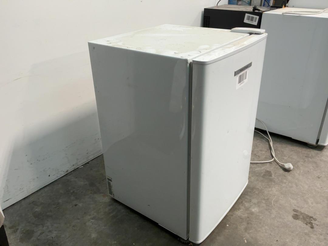 Photo '3' of Fisher & Paykel small fridge Photo '3' of Fisher & Paykel small fridge