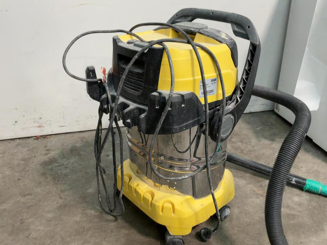Photo '3' of Kärcher Wet Dry Vacuum Photo '3' of Kärcher Wet Dry Vacuum