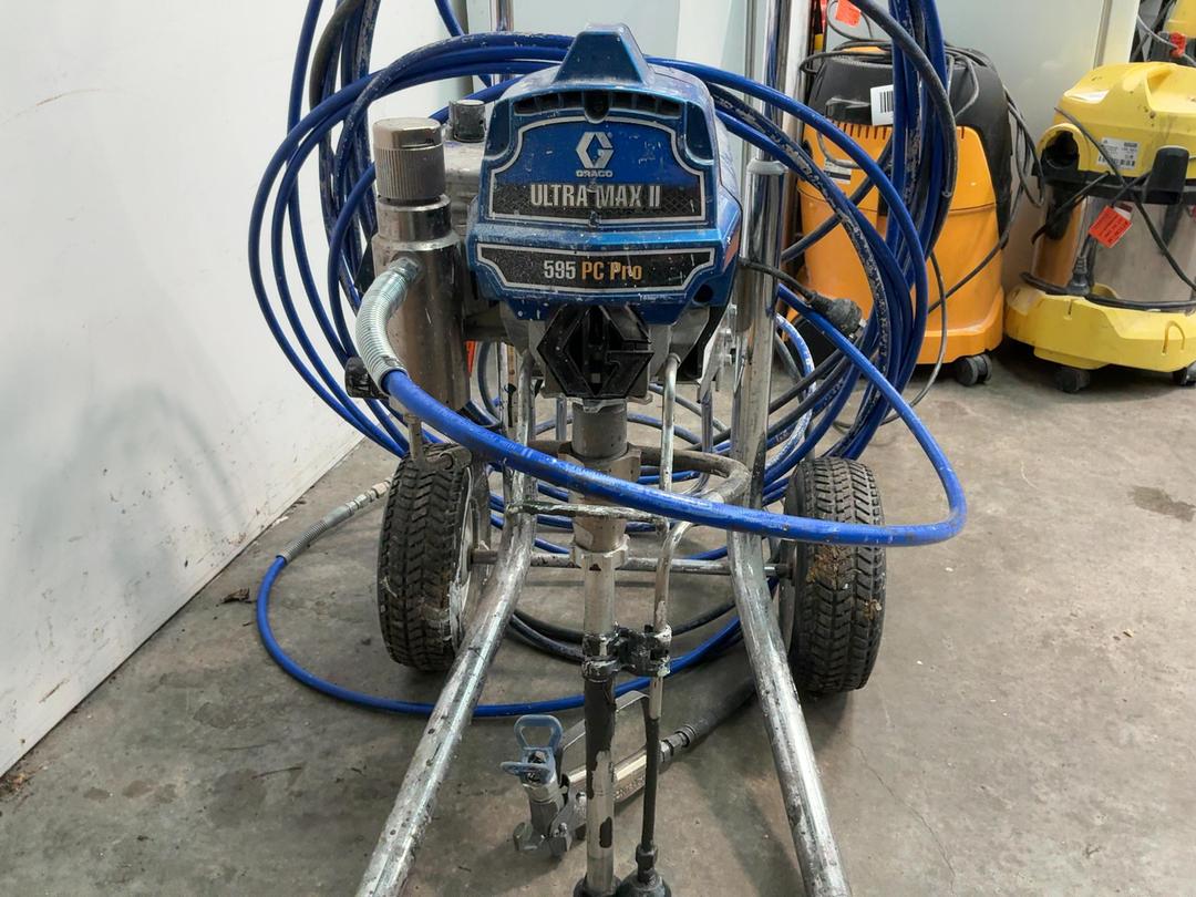 Photo '2' of Graco ultra max II paint sprayer Photo '2' of Graco ultra max II paint sprayer