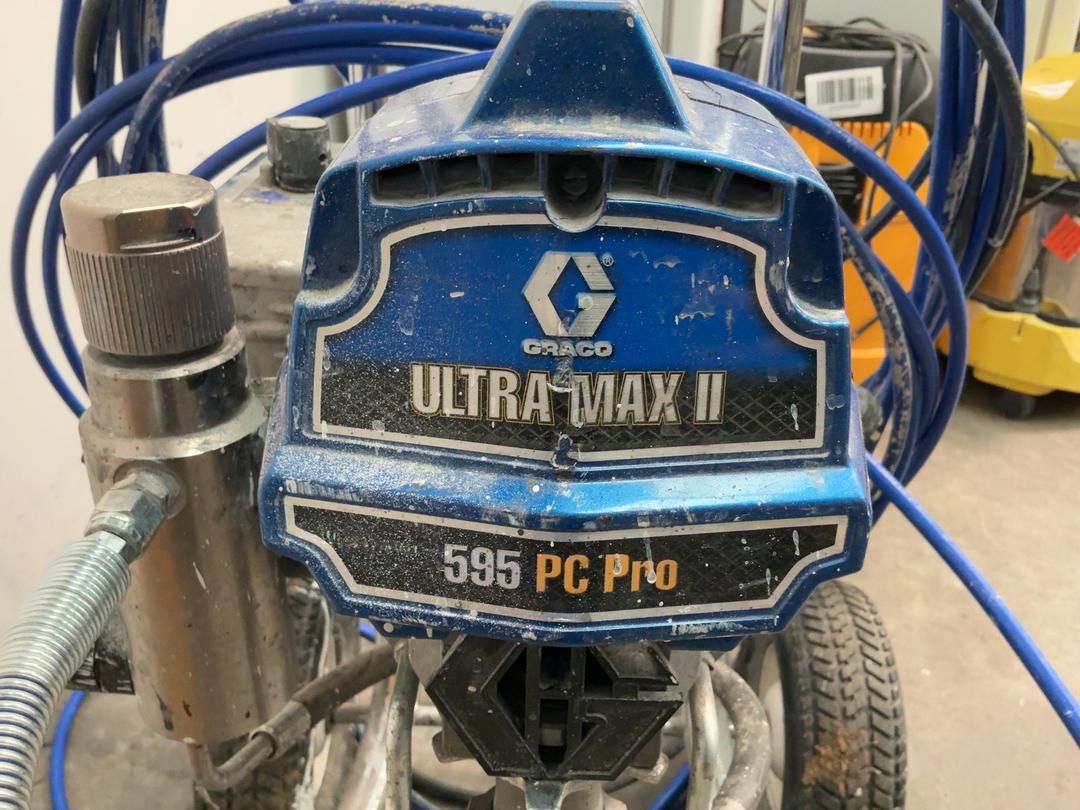 Photo '3' of Graco ultra max II paint sprayer Photo '3' of Graco ultra max II paint sprayer