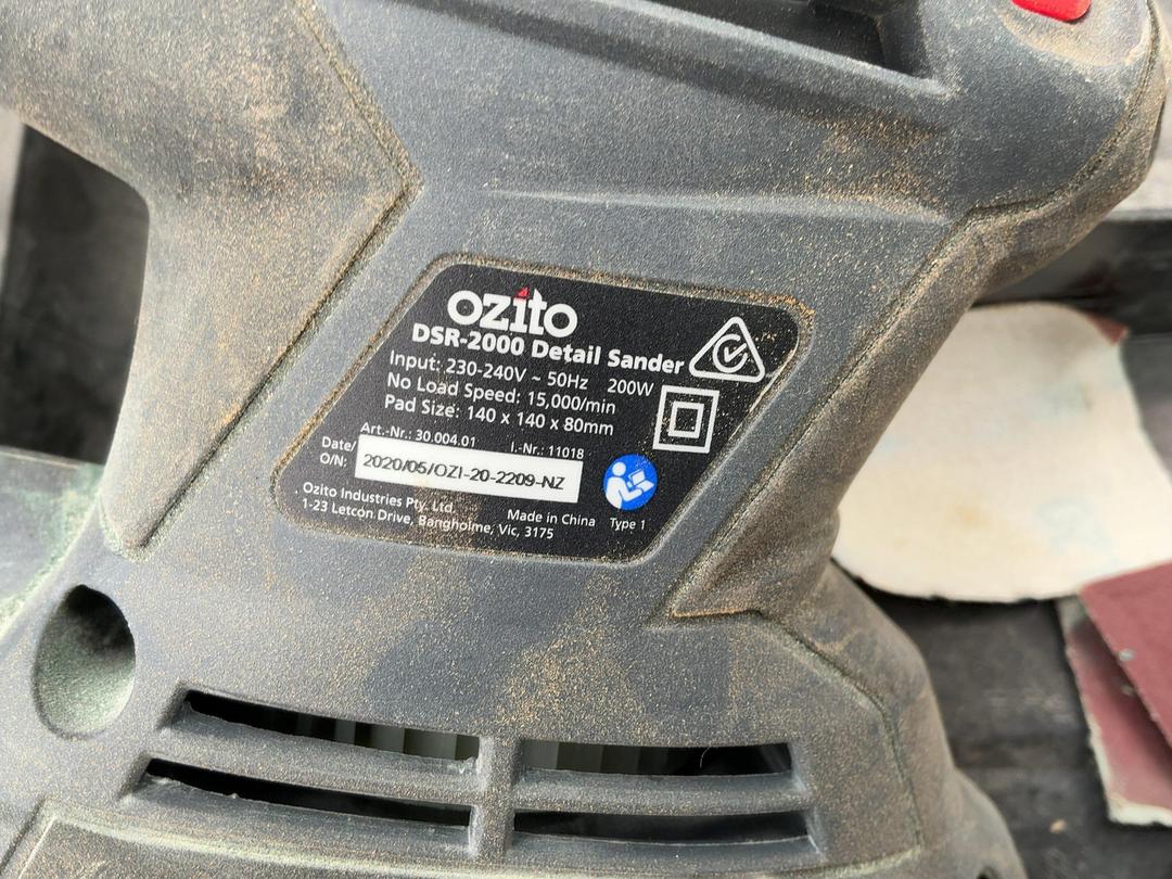 Photo '7' of Ozito Sander in Black & Deker Case