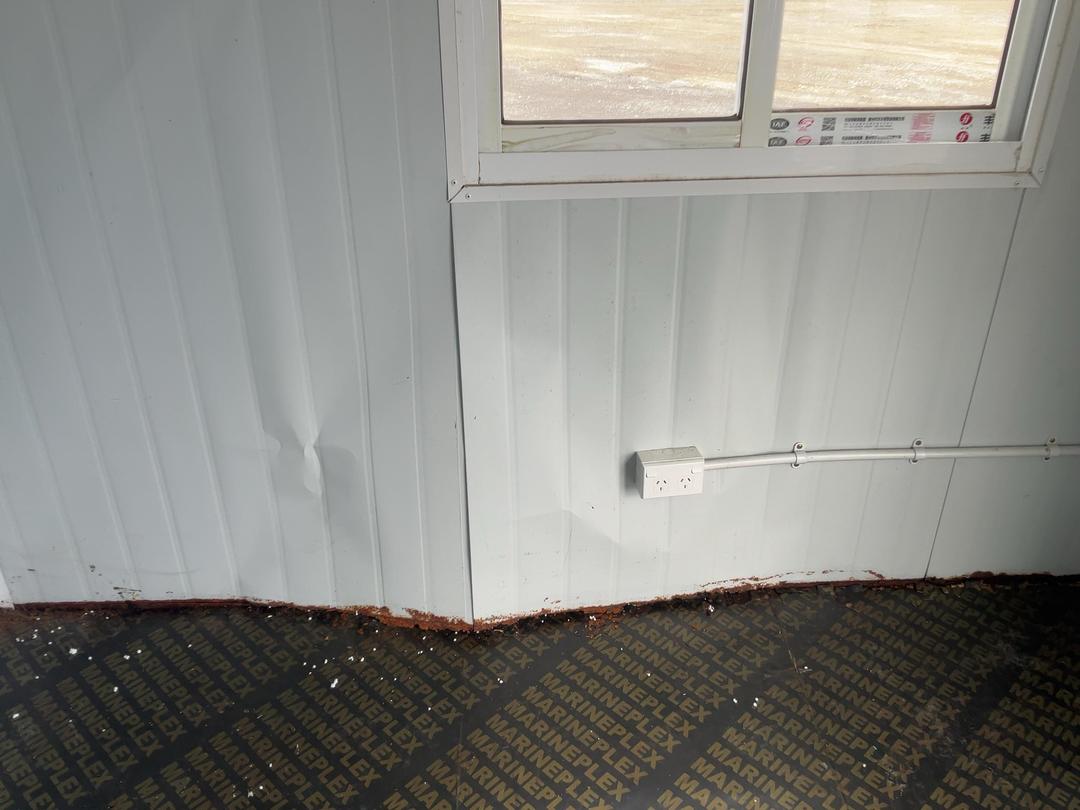 Photo '17' of Damaged Cabin Single Room Photo '17' of Damaged Cabin Single Room