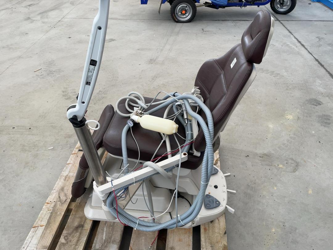Photo '4' of Brown Dental Chair