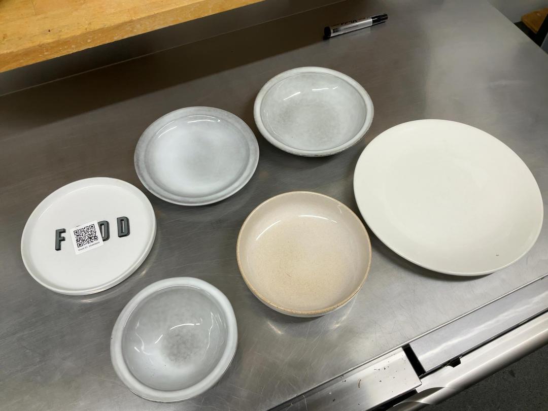 Photo '2' of Large selection of plates and bowls
