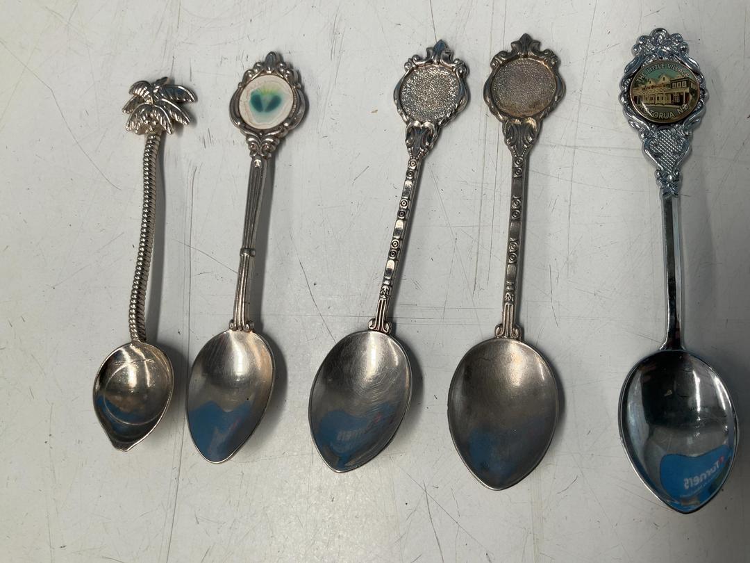 Photo '9' of Bulk Lot of Cutlery - Knives, Forks, Spoons and Teaspoons