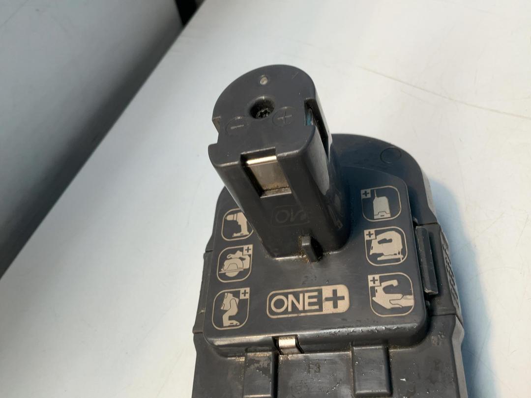 Photo '6' of Ryobi Lithium 18V 2.0Ah Battery - Model RB18L20A(130429370)