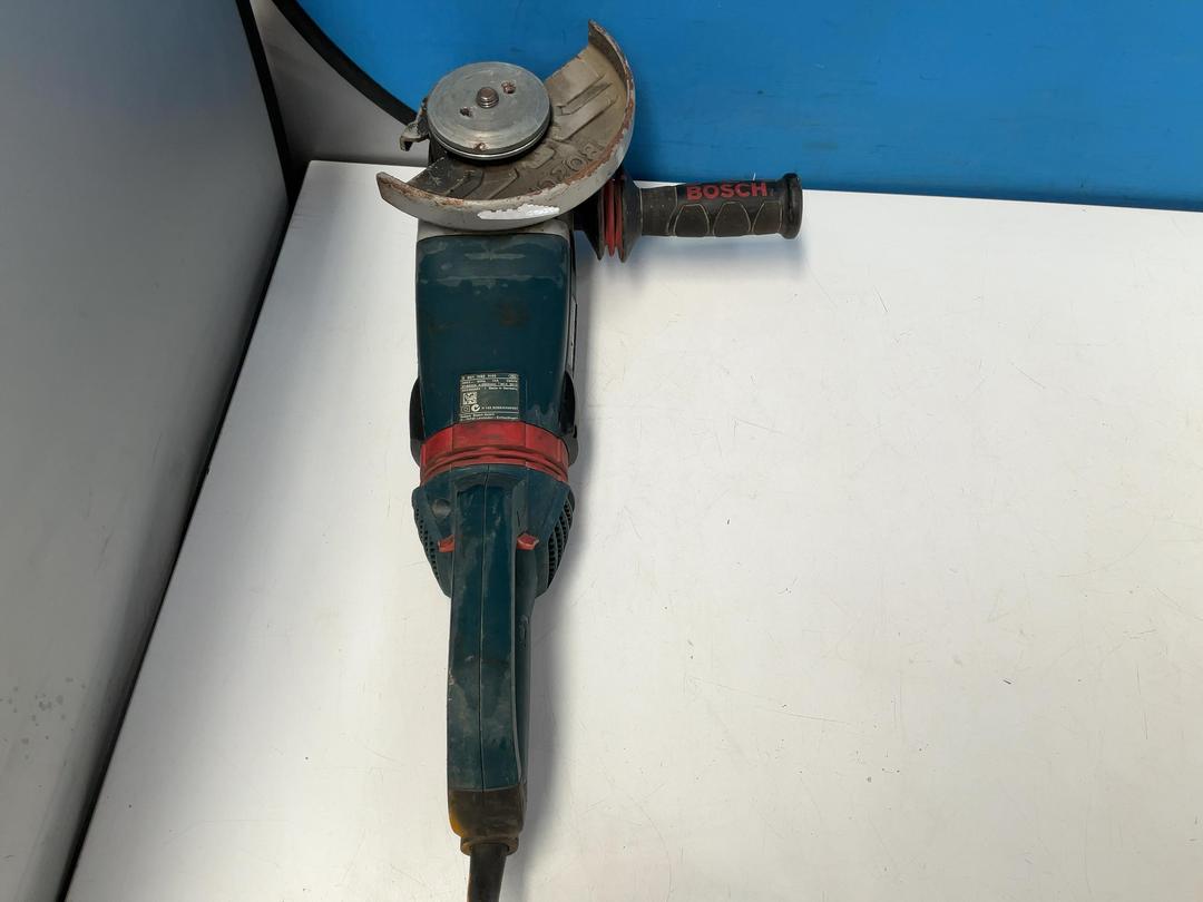 Photo '6' of Bosch GWS 24-180 LVI Professional Angle Grinder