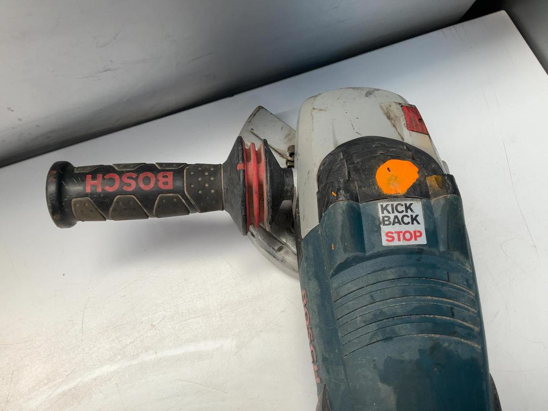 Photo '11' of Bosch GWS 24-180 LVI Professional Angle Grinder