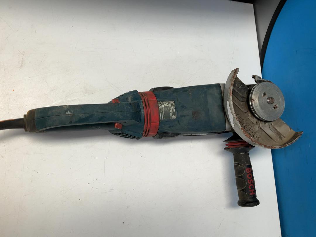 Photo '15' of Bosch GWS 24-180 LVI Professional Angle Grinder