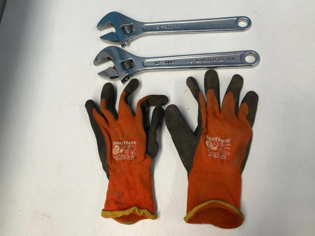 Photo '16' of Various Hand Tools Etc - Pink Hard Hat, Bahco Small Axe Etc Photo '16' of Various Hand Tools Etc - Pink Hard Hat, Bahco Small Axe Etc