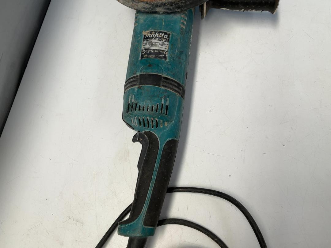 Photo '7' of Makita Angle Grinder - Model GA9040S
