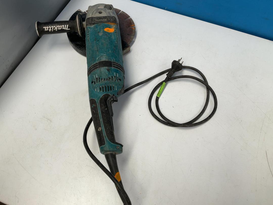 Photo '11' of Makita Angle Grinder - Model GA9040S