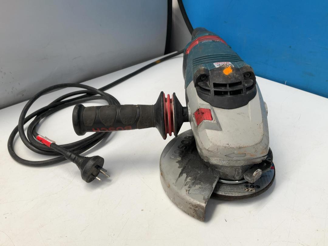 Photo '16' of Bosch GWS 24-180 LVI Professional Angle Grinder