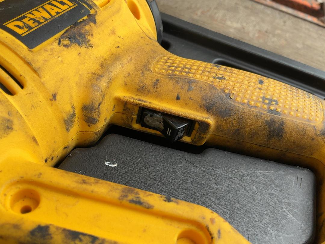 Photo '3' of DeWalt D26414-XE 2000W Heat Gun Photo '3' of DeWalt D26414-XE 2000W Heat Gun