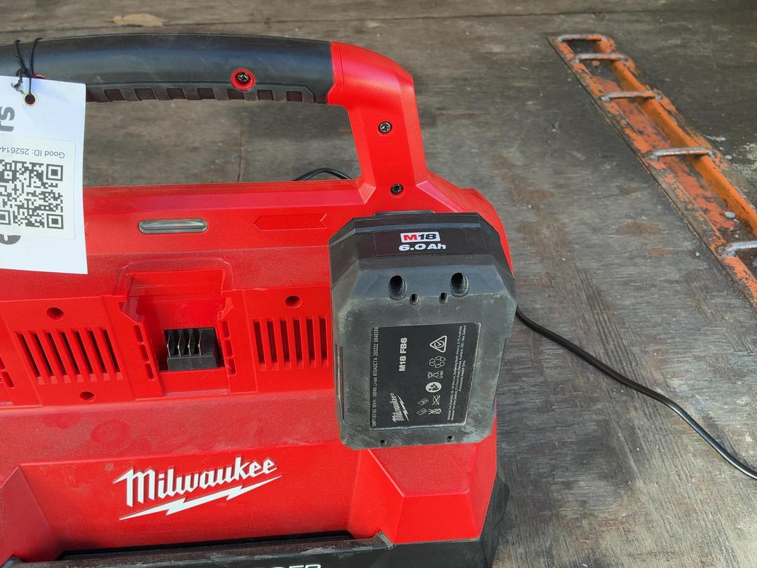 Photo '3' of Milwaukee M18 6 Bay Battery Charger