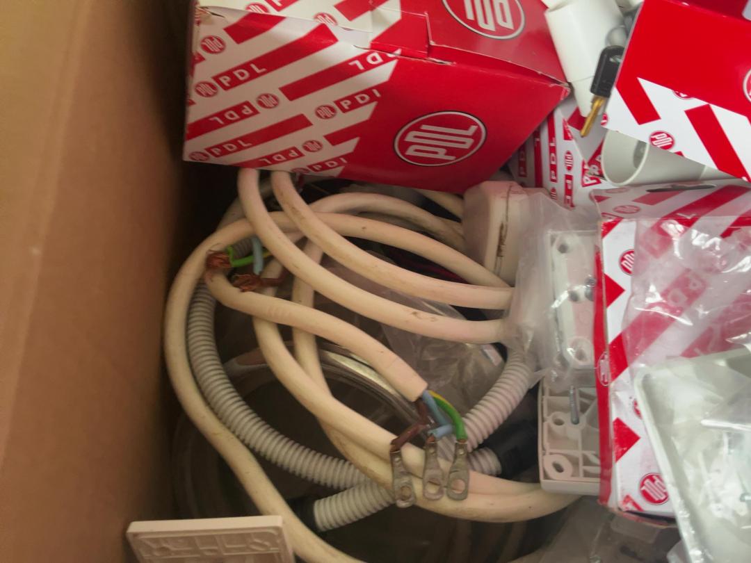 Photo '3' of Electrical components Bulk Lot Photo '3' of Electrical components Bulk Lot