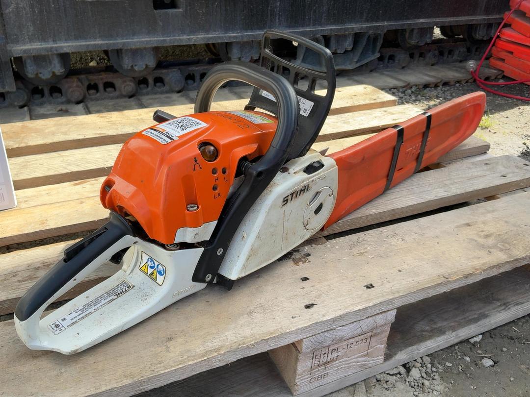 Photo '2' of Stihl MS 251\C Chainsaw Photo '2' of Stihl MS 251\C Chainsaw