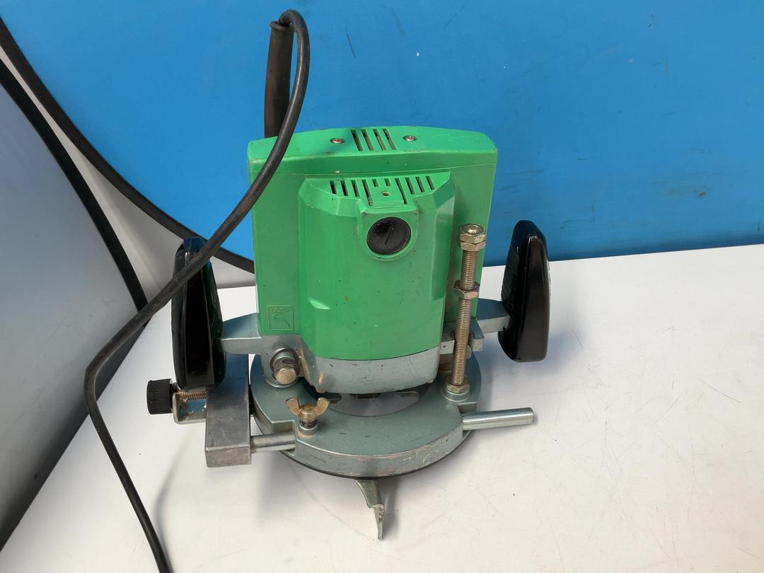 Photo '8' of Hitachi Electric Router - Type TR-12