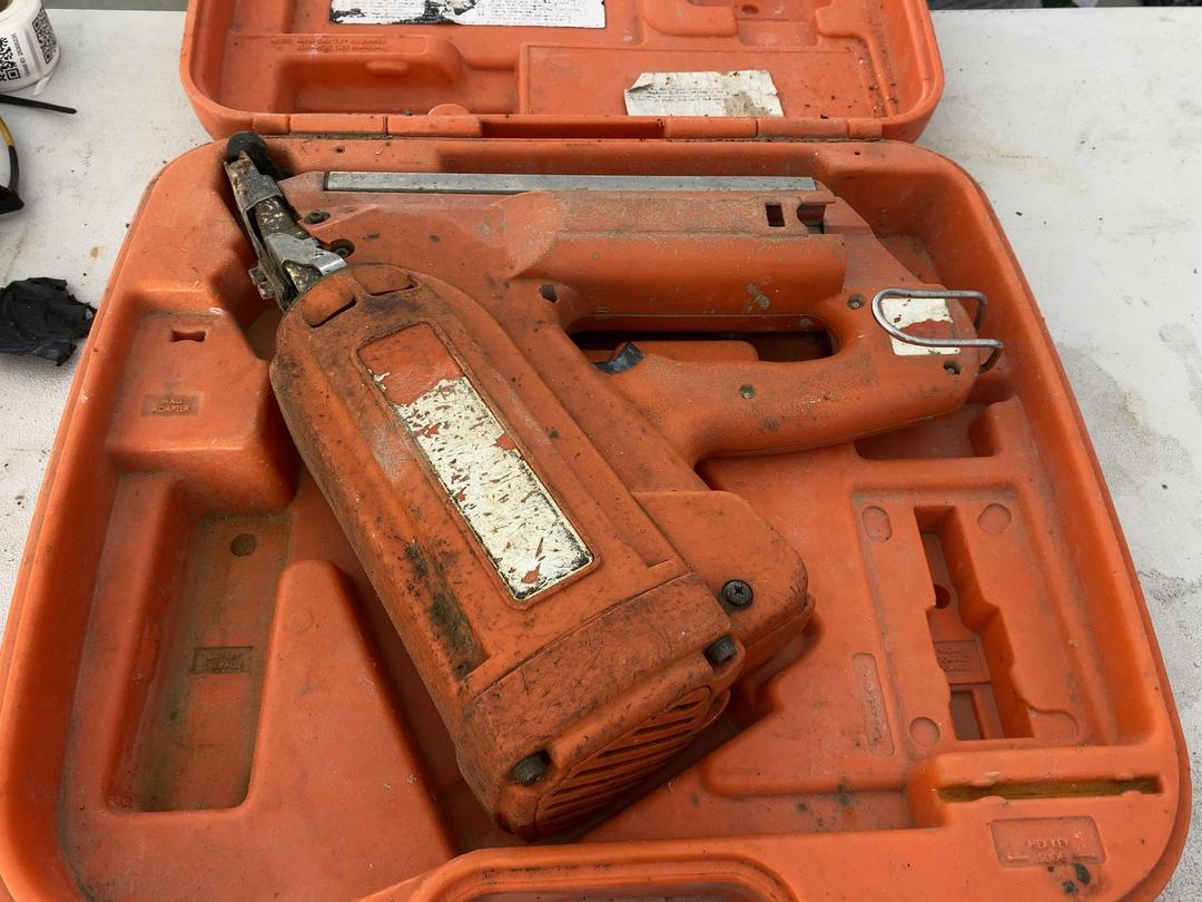 Photo '2' of Paslode Nail Gun Photo '2' of Paslode Nail Gun