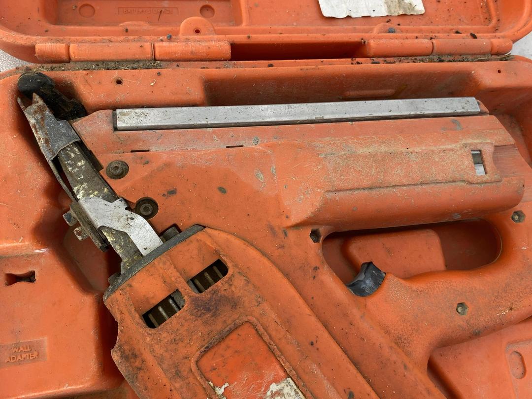 Photo '3' of Paslode Nail Gun Photo '3' of Paslode Nail Gun