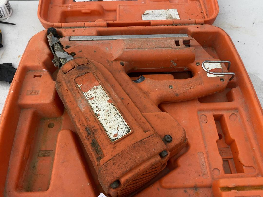 Photo '4' of Paslode Nail Gun Photo '4' of Paslode Nail Gun