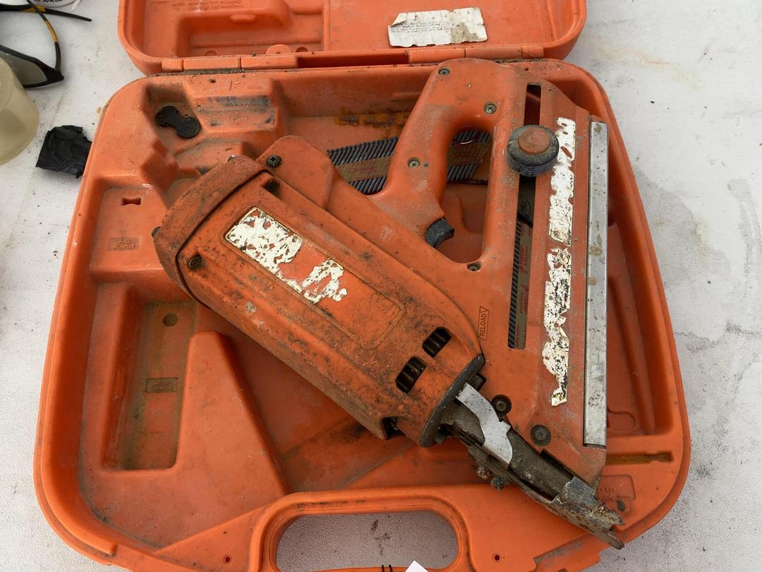 Photo '7' of Paslode Nail Gun Photo '7' of Paslode Nail Gun