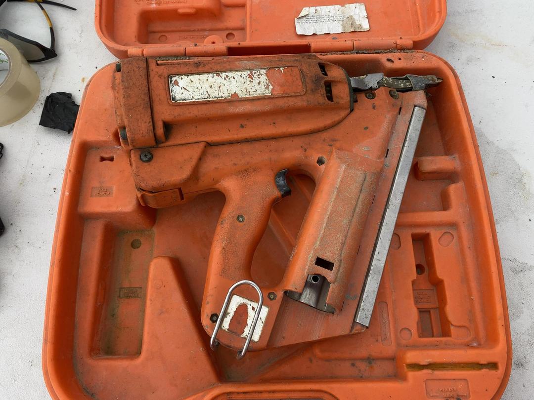 Photo '8' of Paslode Nail Gun Photo '8' of Paslode Nail Gun