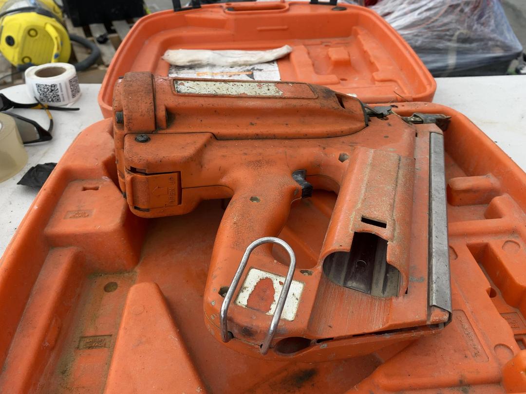Photo '9' of Paslode Nail Gun Photo '9' of Paslode Nail Gun