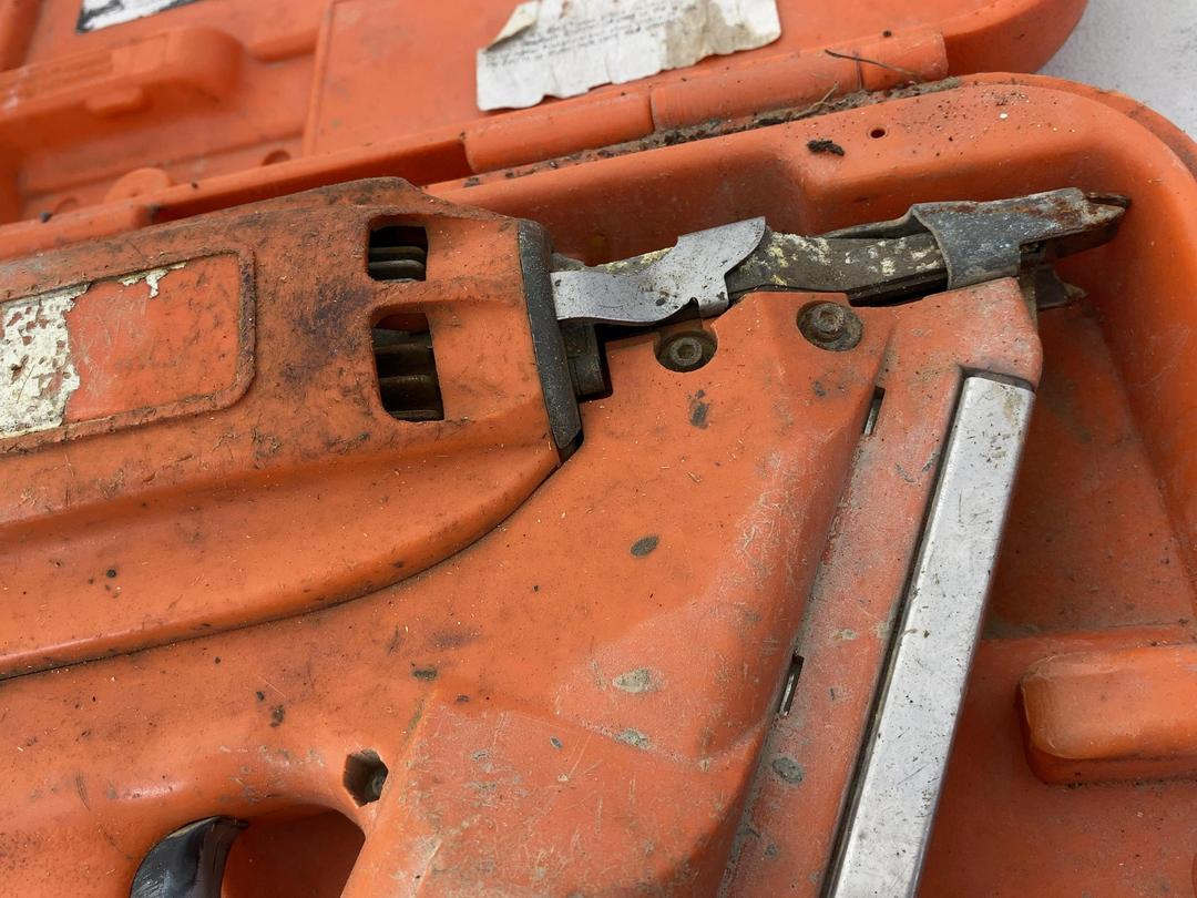 Photo '10' of Paslode Nail Gun Photo '10' of Paslode Nail Gun