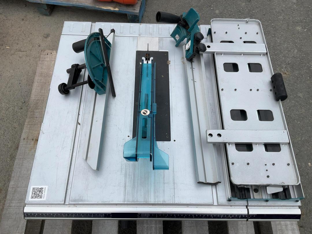 Photo '2' of Makita Portable Table Saw MLT100N (Corded) Photo '2' of Makita Portable Table Saw MLT100N (Corded)