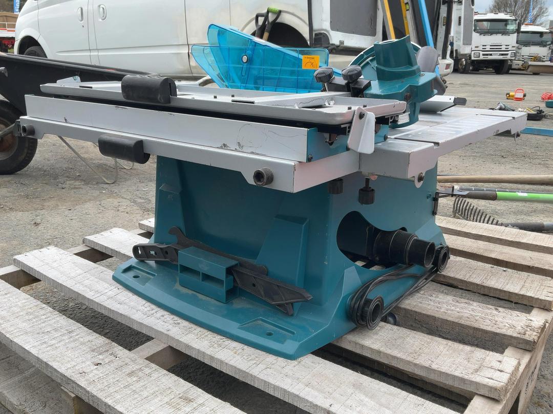 Photo '3' of Makita Portable Table Saw MLT100N (Corded) Photo '3' of Makita Portable Table Saw MLT100N (Corded)