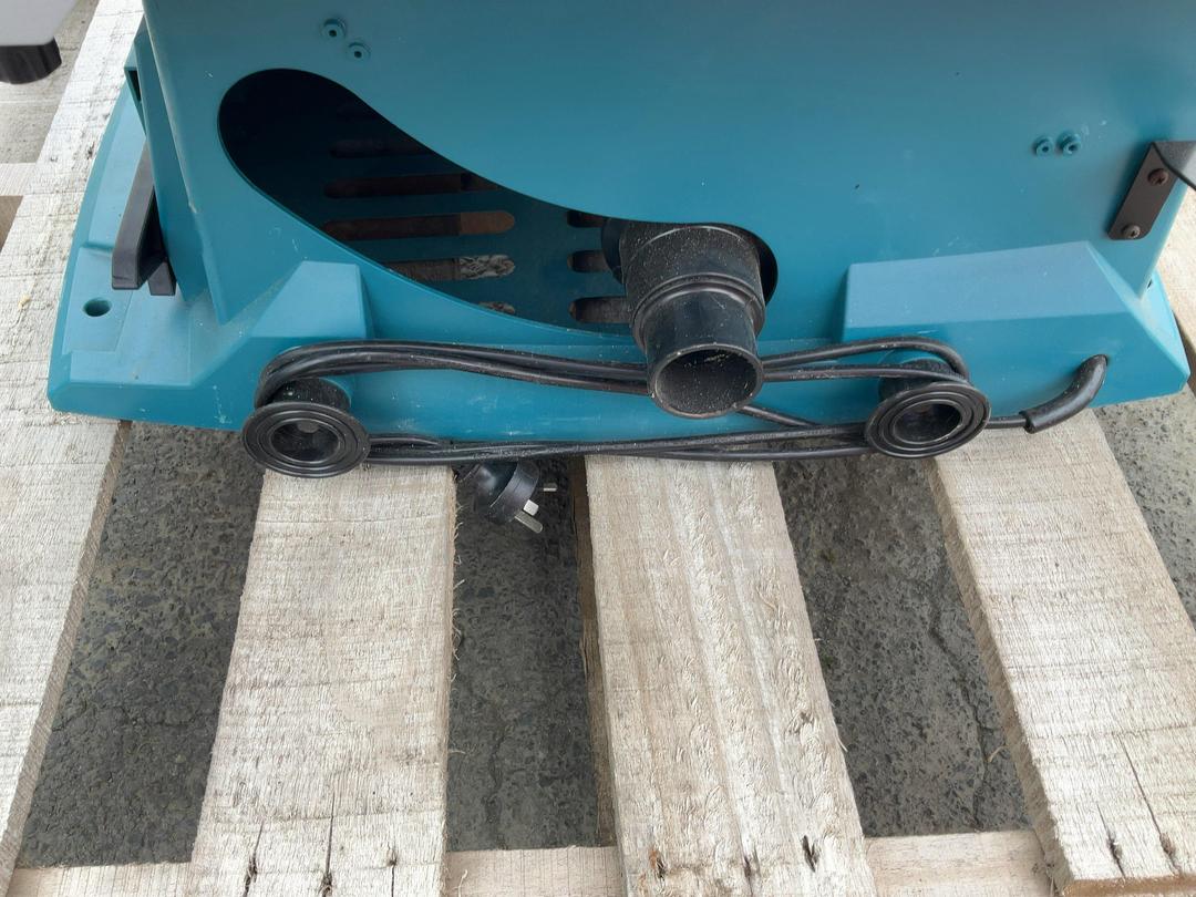 Photo '4' of Makita Portable Table Saw MLT100N (Corded) Photo '4' of Makita Portable Table Saw MLT100N (Corded)