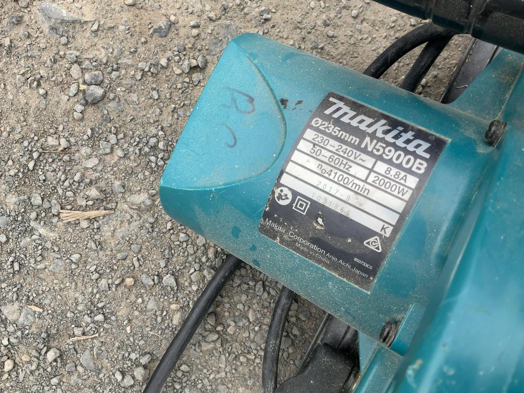 Photo '6' of Large Makita Skill Saw and Makita Router (Corded) Photo '6' of Large Makita Skill Saw and Makita Router (Corded)