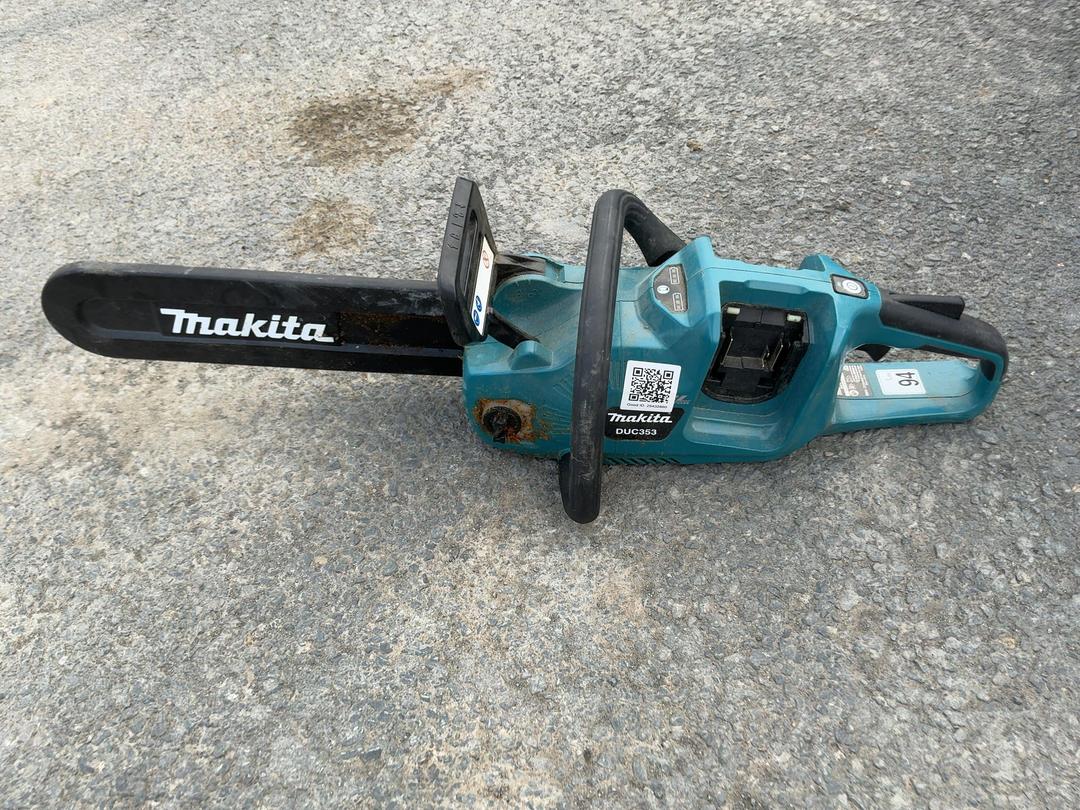 Photo '2' of Makita Battery Powered Chain Saw (Skin Only) Photo '2' of Makita Battery Powered Chain Saw (Skin Only)